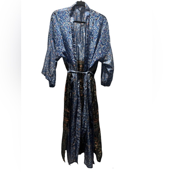 Blue Silky Kimono - Picture 4 of 13